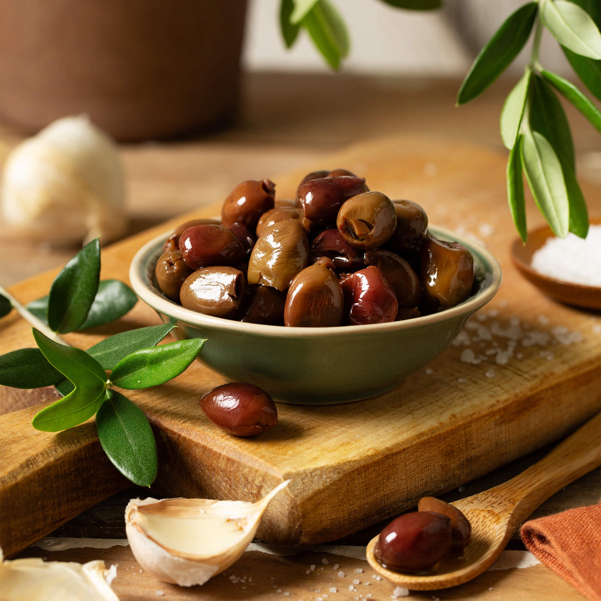 Pitted Leccino Olives with white truffle in Oil - EMILIA FOOD LOVE Selected with love in Italy