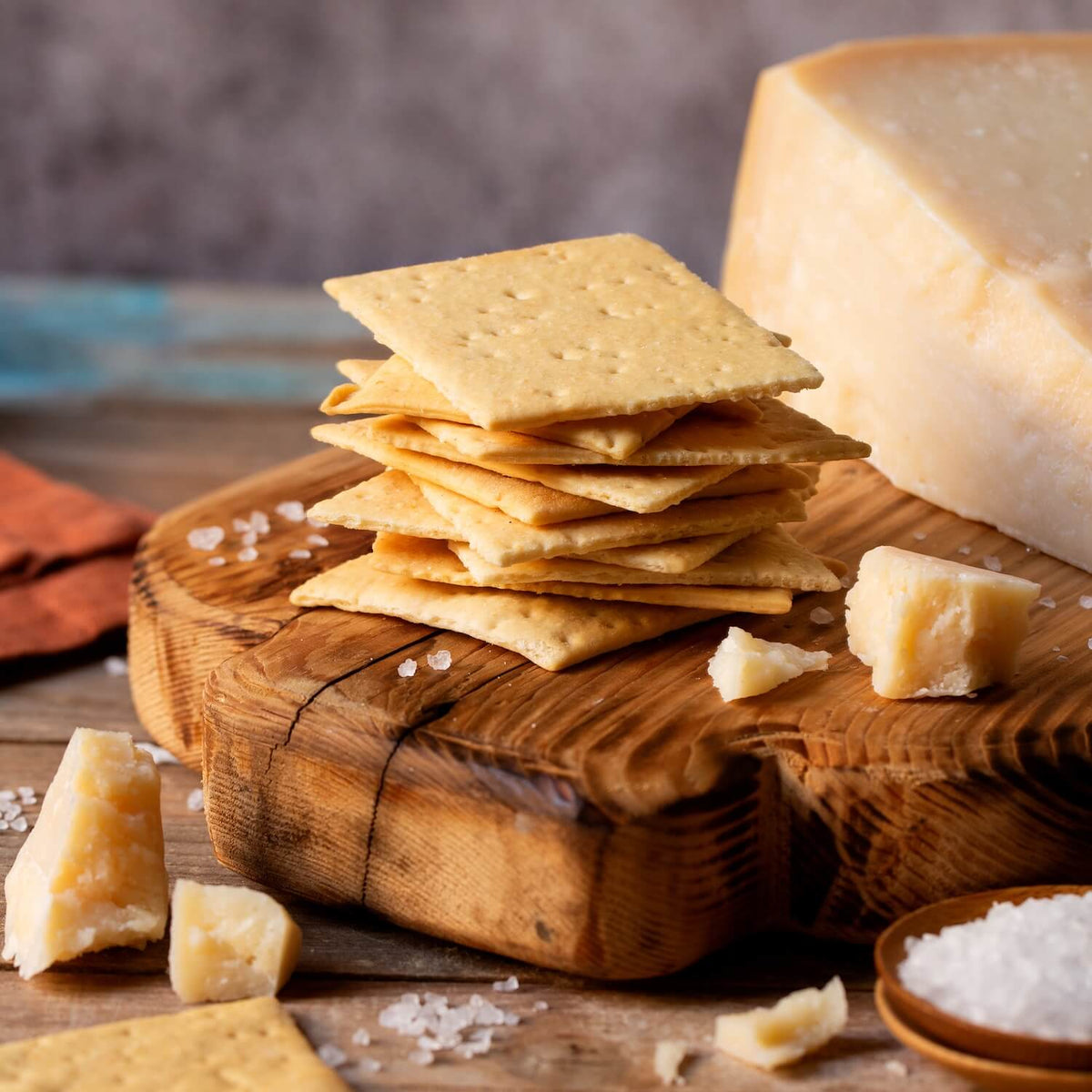 Parmigiano Reggiano crackers - EMILIA FOOD LOVE Selected with love in Italy