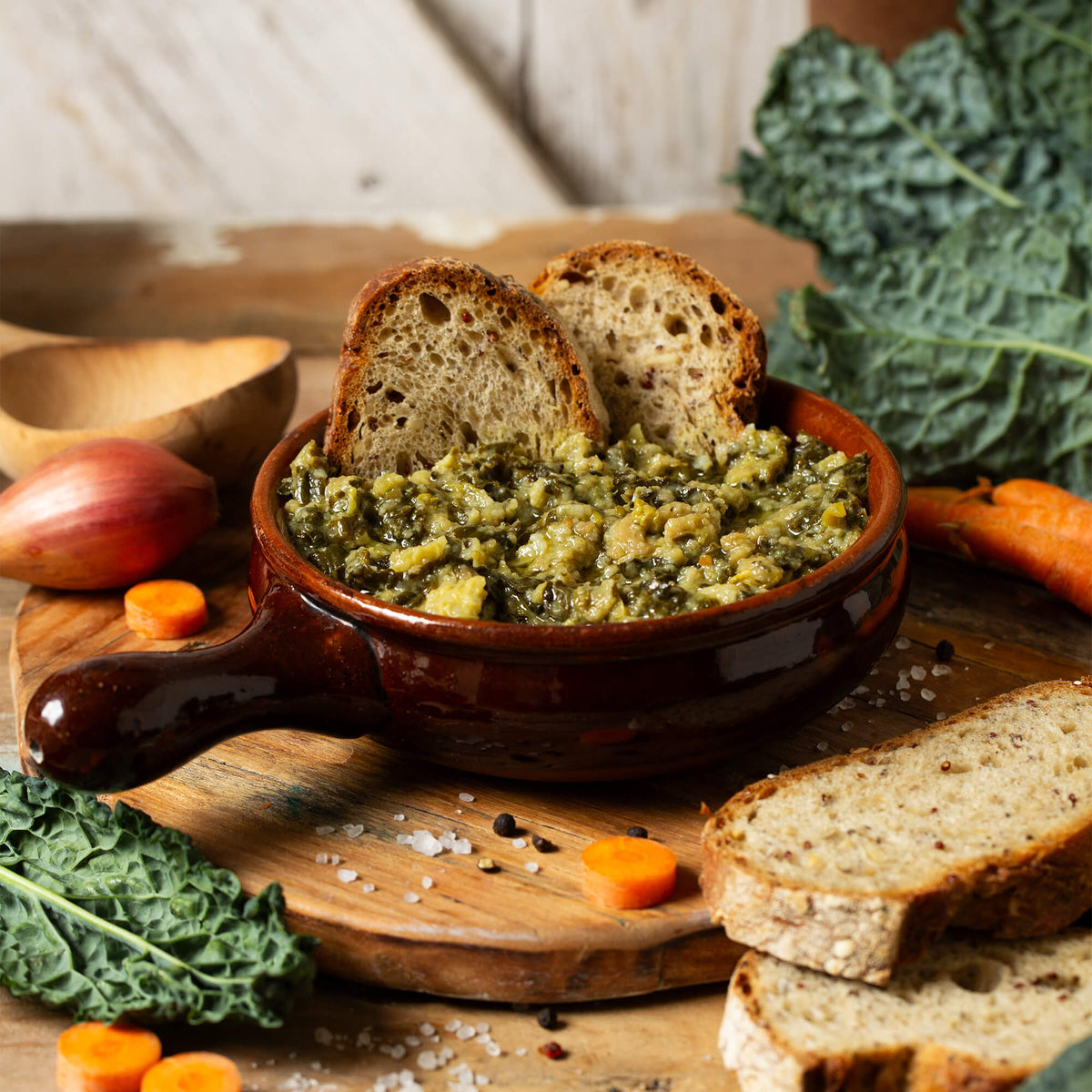 Ribollita (Bread and vegetable soup with olive oil) - EMILIA FOOD LOVE Selected with love in Italy