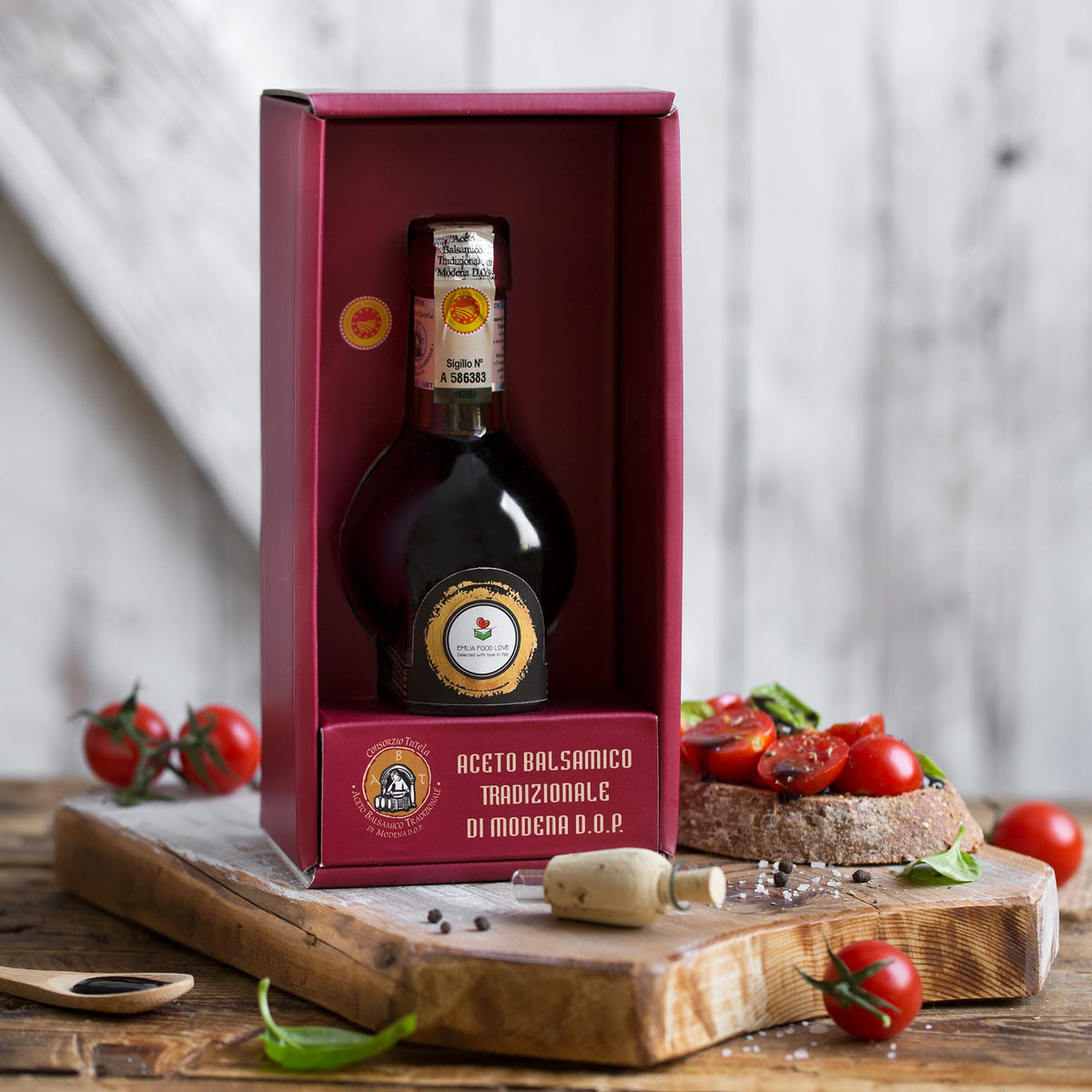 Traditional DOP Balsamic Vinegar of Modena Aged and Extra-aged (Affinato and Extravecchio) - EMILIA FOOD LOVE Selected with love in Italy
