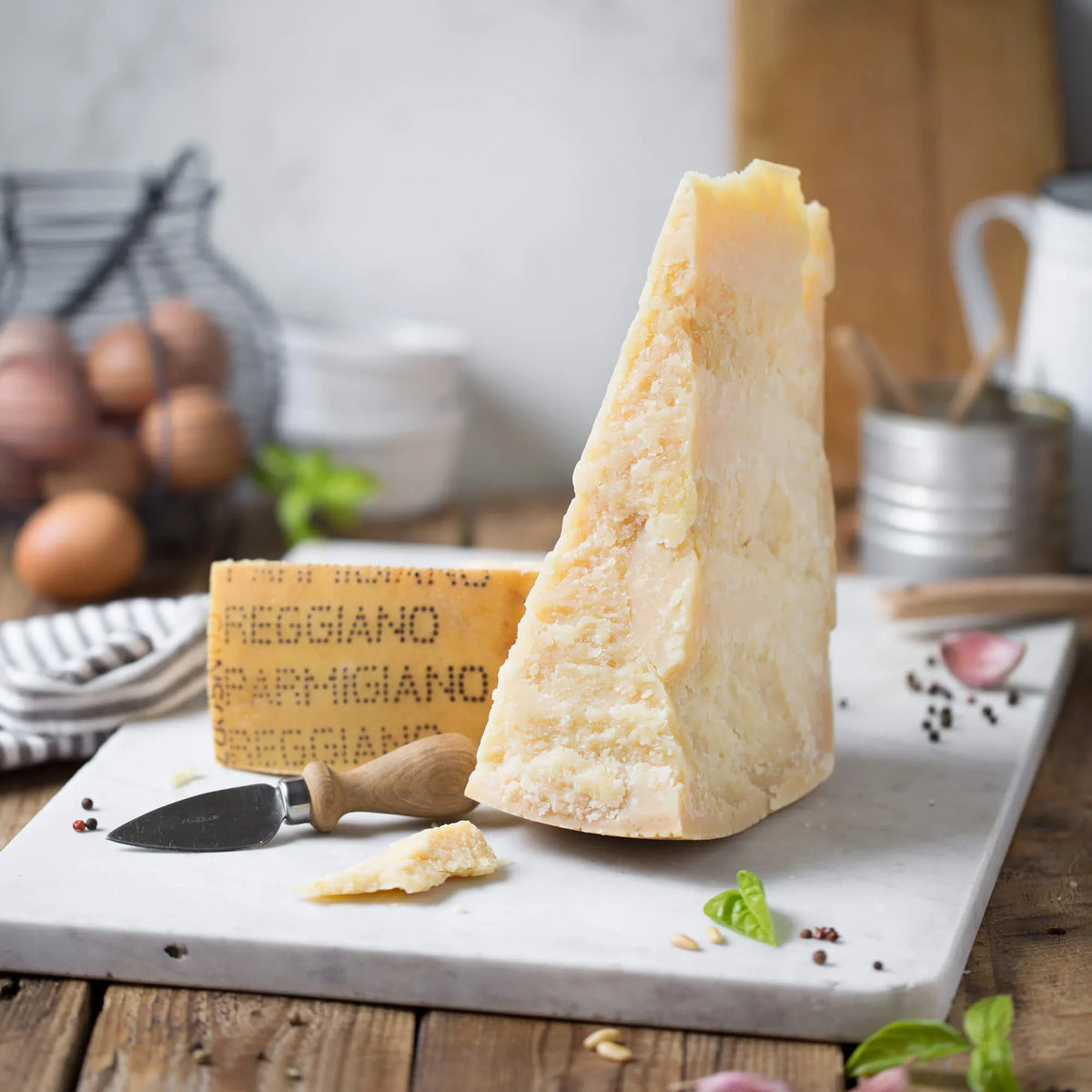 Parmigiano Reggiano 18 months (Salad Lovers) - EMILIA FOOD LOVE Selected with love in Italy