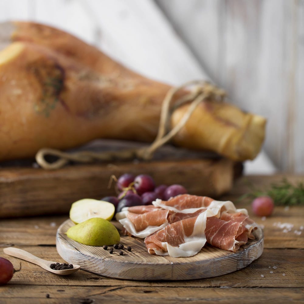 Prosciutto di Parma DOP with bone - EMILIA FOOD LOVE Selected with love in Italy