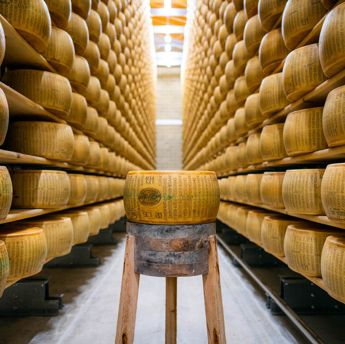 Parmigiano Reggiano DOP Whole and Half cheese wheels - EMILIA FOOD LOVE Selected with love in Italy